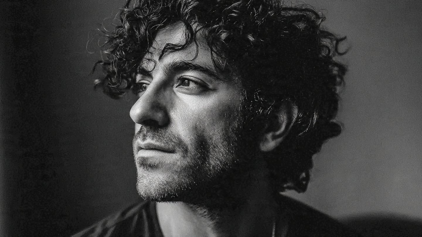 misha ezratti net worth​